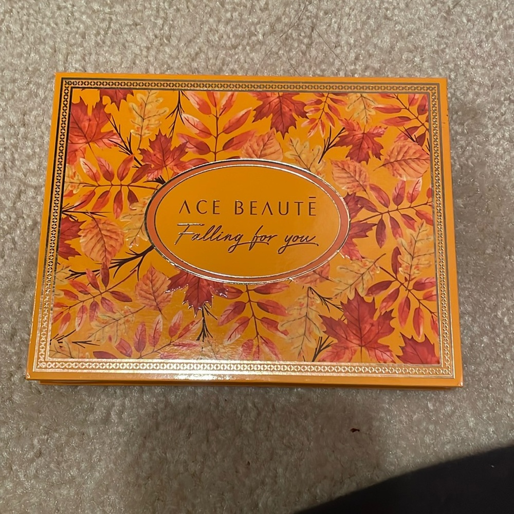 Eyeshadow palette